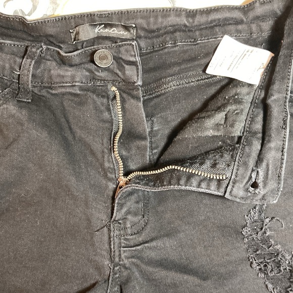 KanCan Black Cuffed Jean Shorts size 11/29 Estilo Distressed - Picture 5 of 10